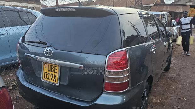 Toyota Wish 2006