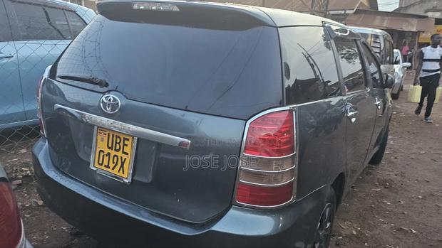 Toyota Wish 2006