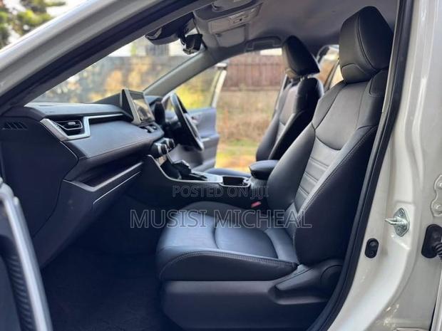 Toyota RAV4 Adventure 2019 White