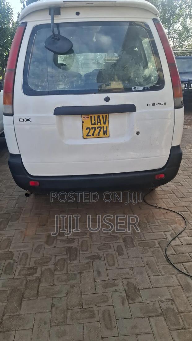 Toyota Noah 2012 White