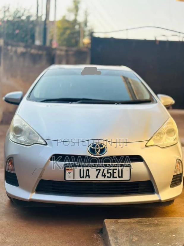 Toyota Aqua G 2011 Silver
