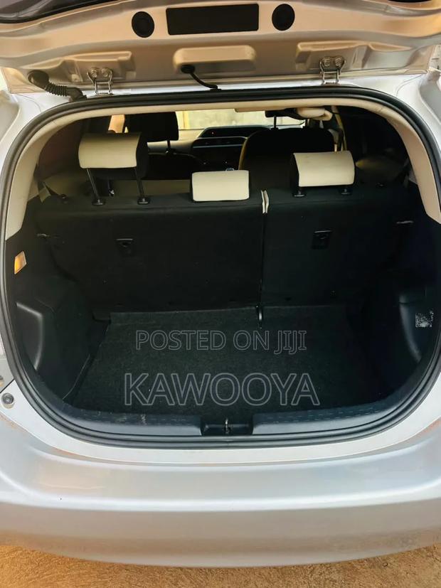Toyota Aqua G 2011 Silver