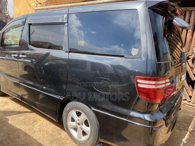 Toyota Alphard 2005 Black