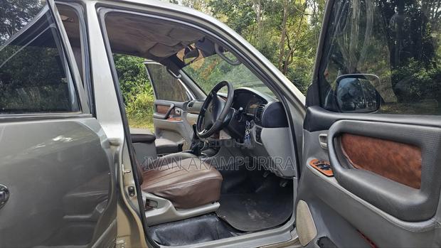 Toyota Land Cruiser 4x4 2005 Silver