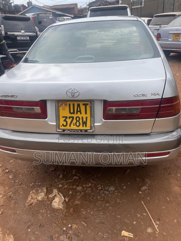 Toyota Premio 2002