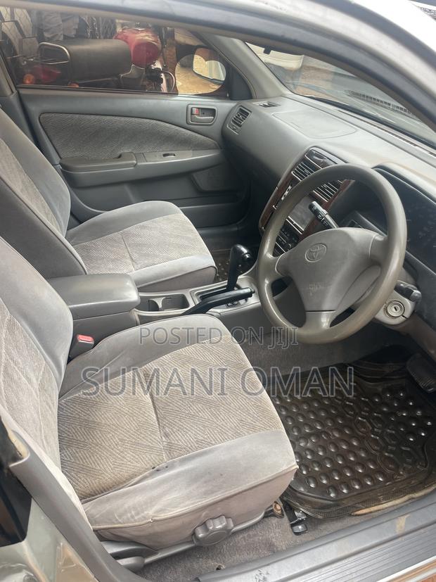Toyota Premio 2002