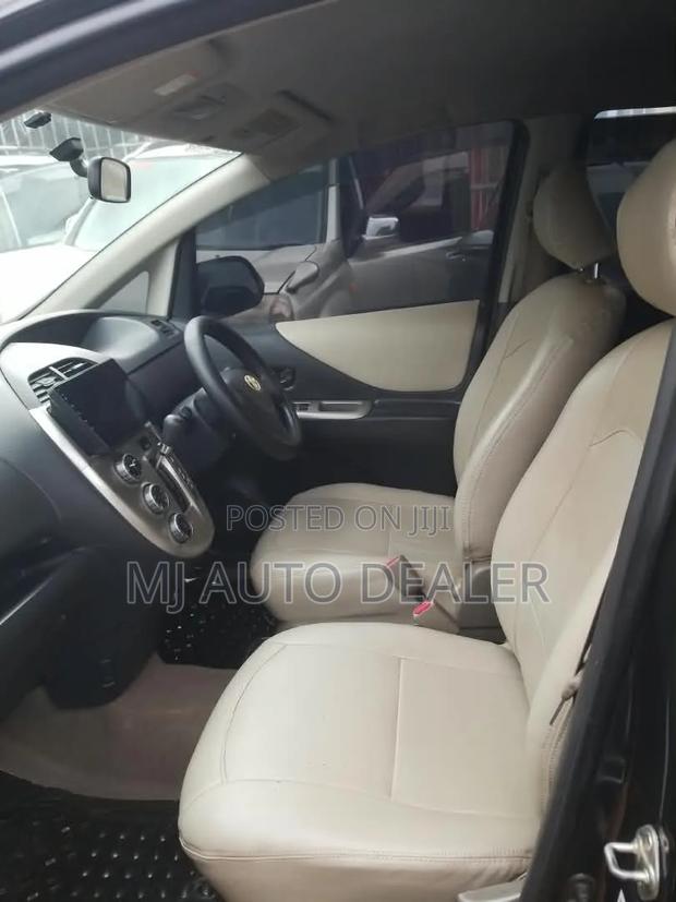 Toyota Ractis 2005 Black
