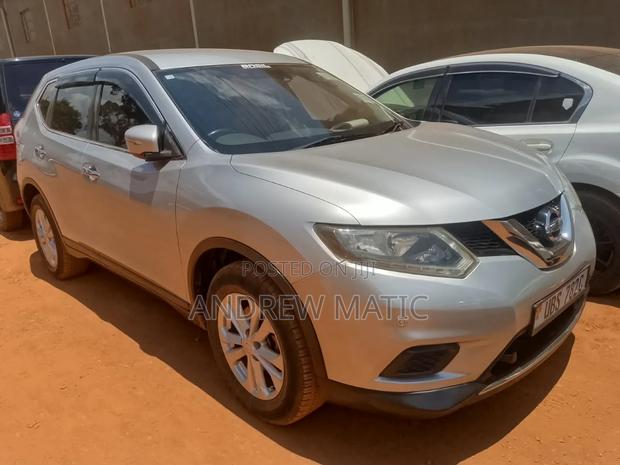 Nissan X-Trail 2.0 Petrol FWD 2015 Silver