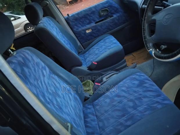Toyota Noah 2001 Blue