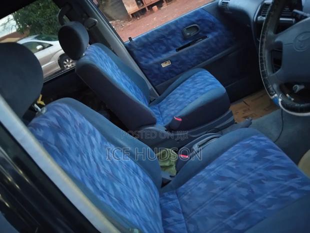 Toyota Noah 2001 Blue