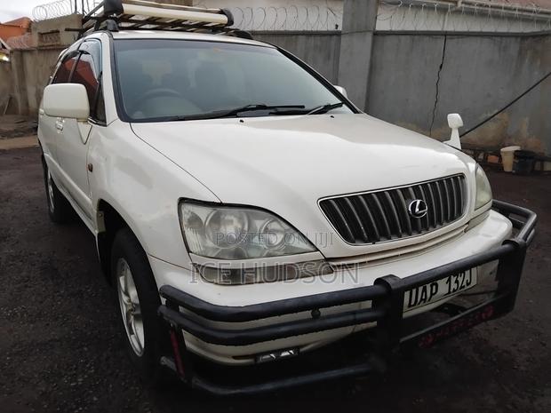 Toyota Harrier 1999 White
