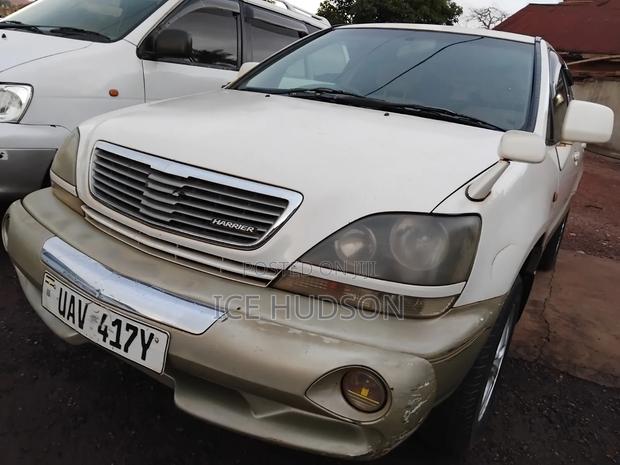 Toyota Harrier 2000 White