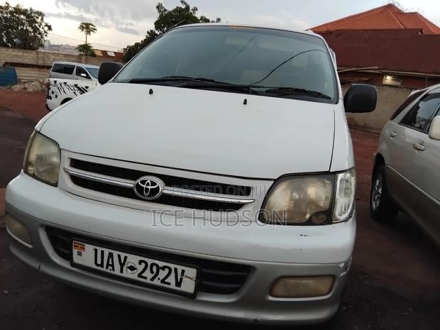 Toyota TownAce Noah 1999 White