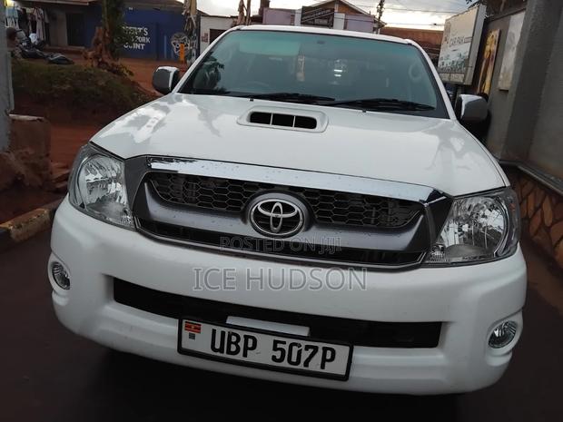 Toyota Hilux 2015 White