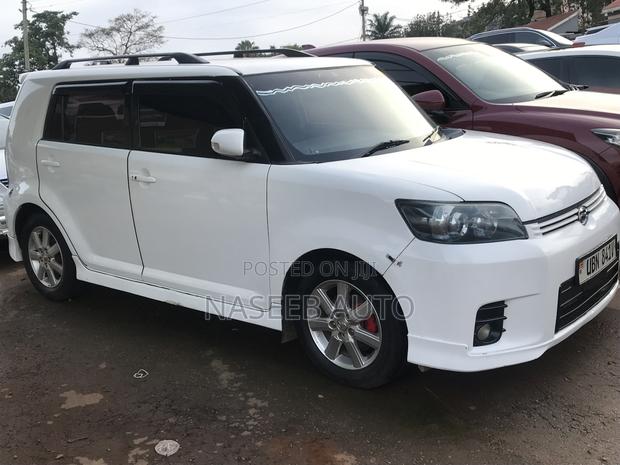 Toyota Corolla Rumion 2010 White