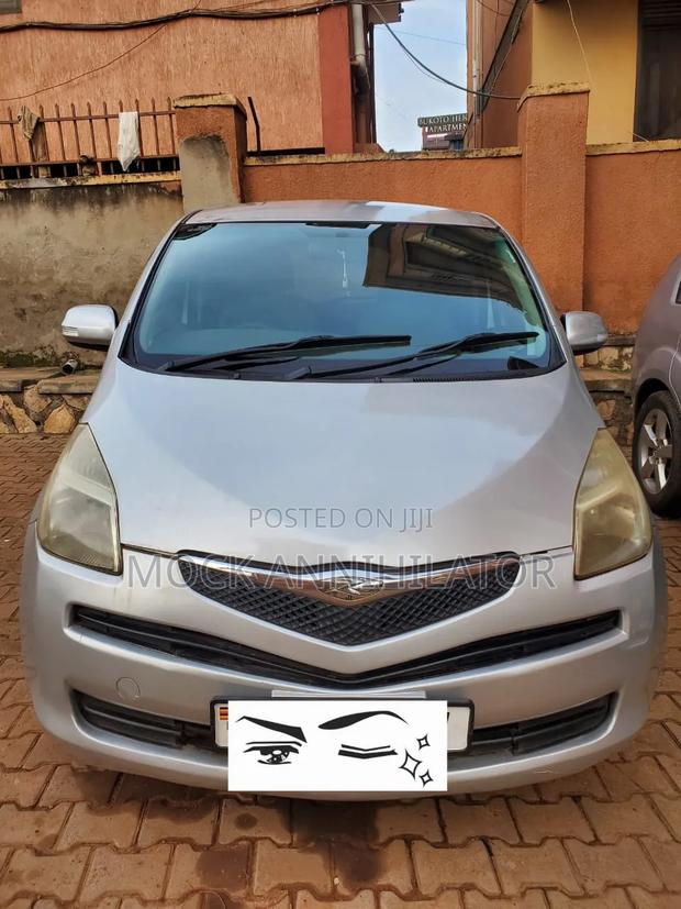 Toyota Ractis 2006 Gray