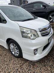 Toyota Noah 2011 White for sale