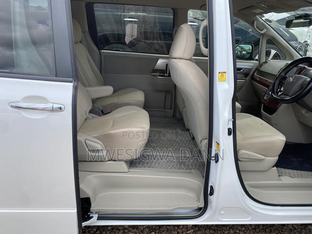 Toyota Noah 2011 White