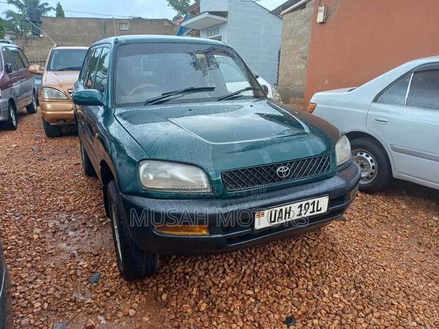 Toyota RAV4 1997 Green