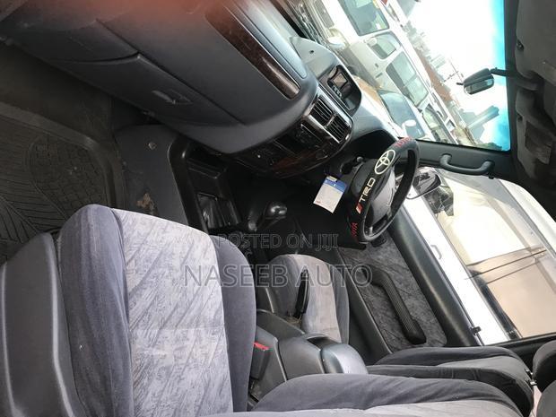 Toyota Land Cruiser Prado 2000 Silver