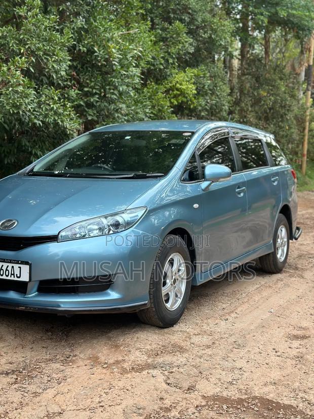 Toyota Wish 2012 Blue