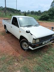 Nissan Pick-Up 1995 White for sale