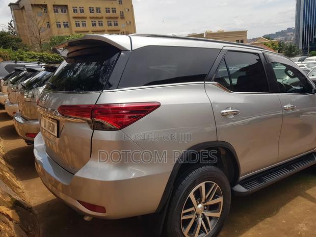 Toyota Fortuner 2.7 RWD 2015 Silver