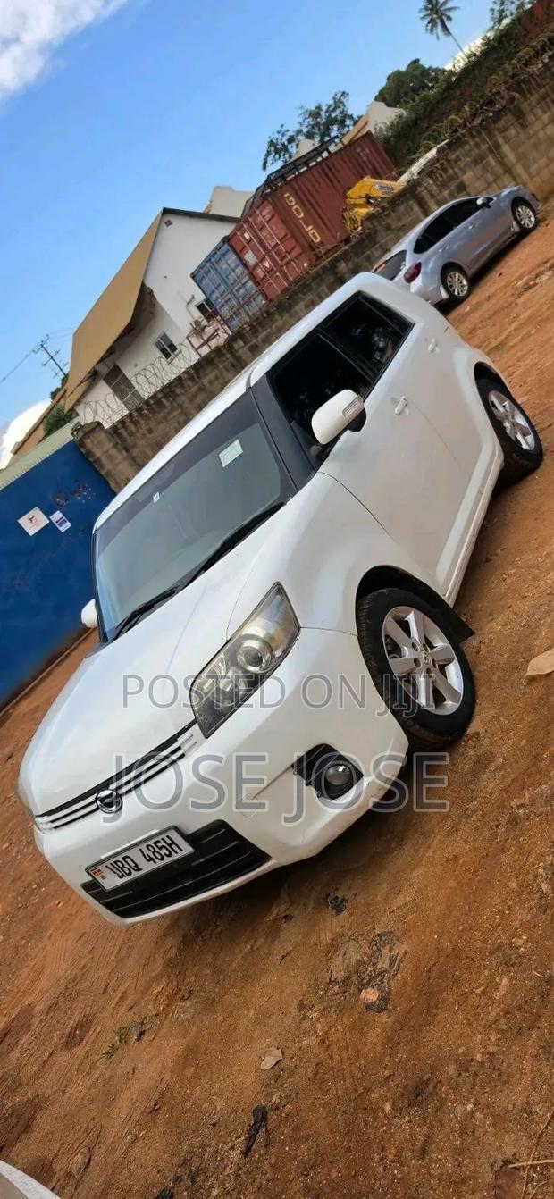Toyota Corolla Rumion 2010 White