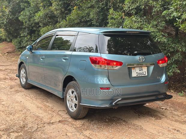 Toyota Wish 2011 Blue