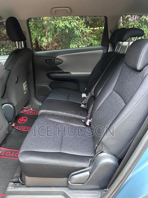 Toyota Wish 2011 Blue