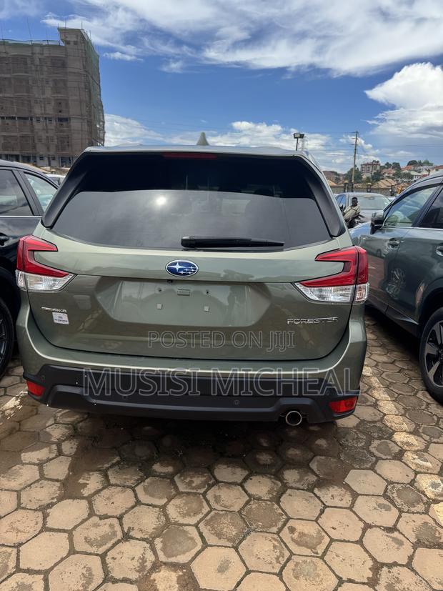 Subaru Forester 2.5i Limited AWD 2018 Green
