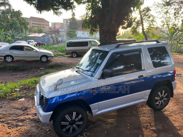 Mitsubishi Pajero 1996 Blue