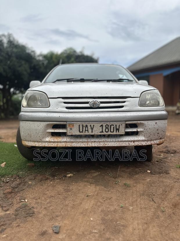 Toyota Raum 1998 White