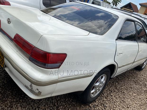 Toyota Mark II 1997 White