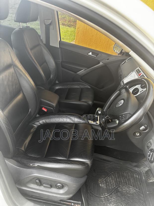 Volkswagen Tiguan 2010 White