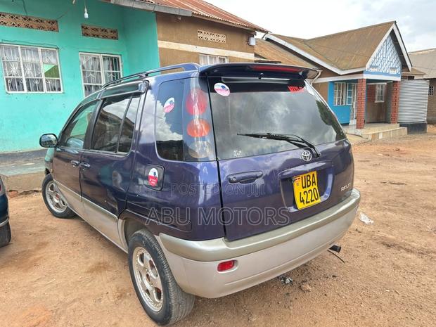 Toyota Raum 1999 Blue