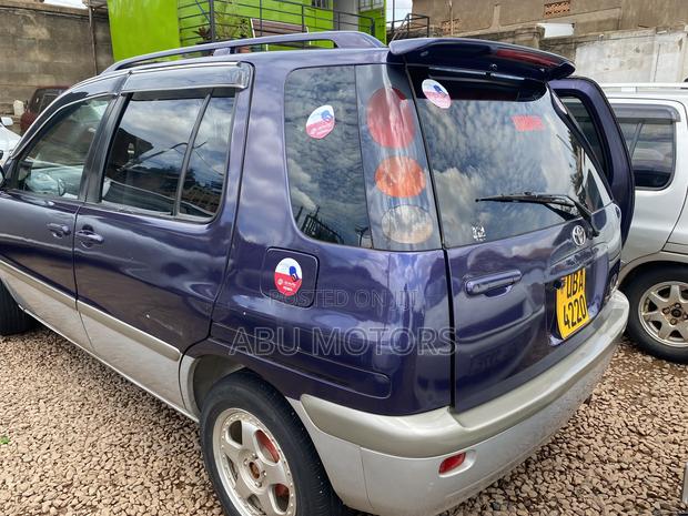 Toyota Raum 1999 Blue