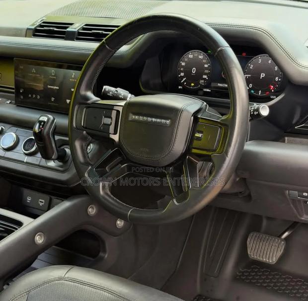 Land Rover Defender V8 2023
