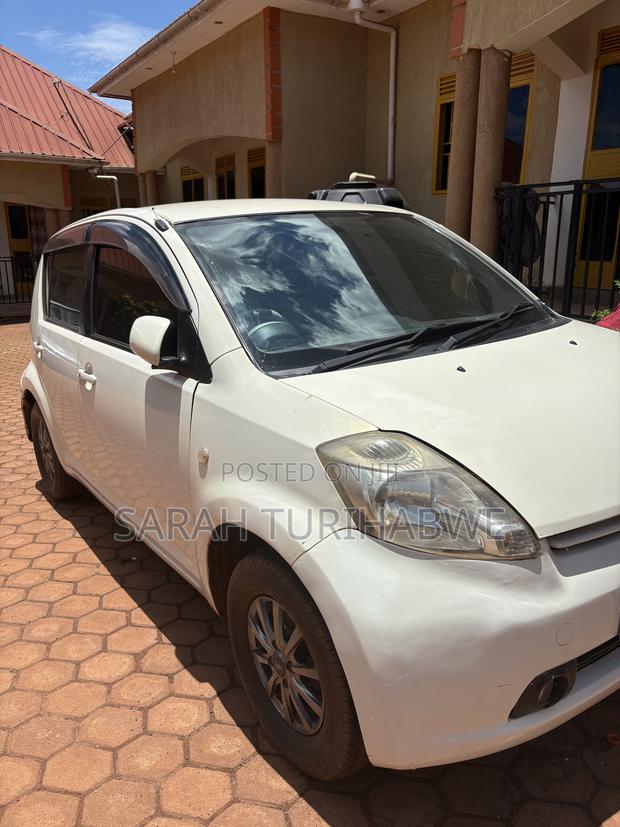 Toyota Passo 2006 White