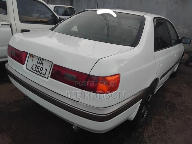 Toyota Corona Premio 2000 White