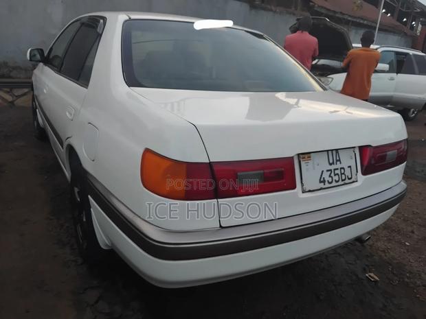 Toyota Corona Premio 2000 White