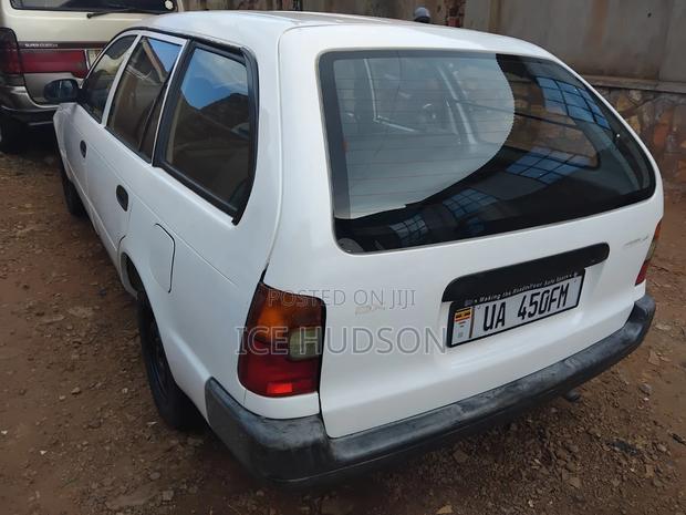 Toyota Corolla 1999 White