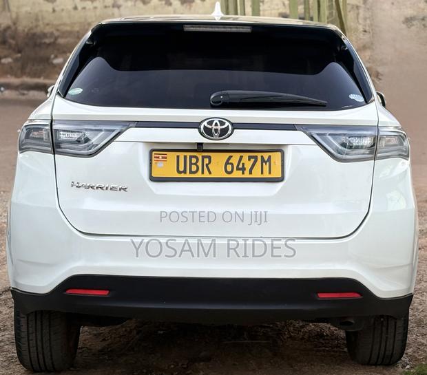 Toyota Harrier 2.0 2015 White