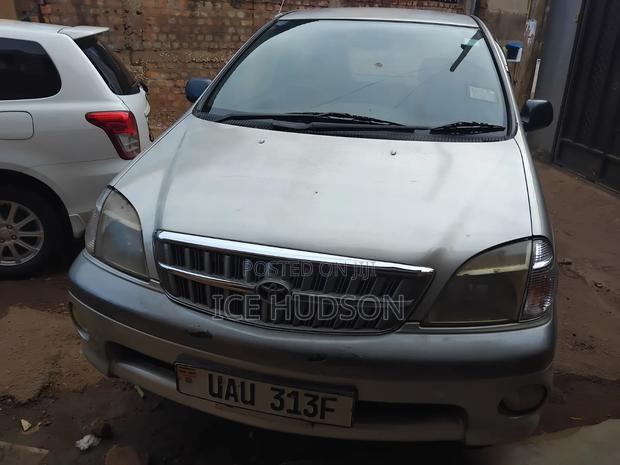 Toyota Nadia 2002