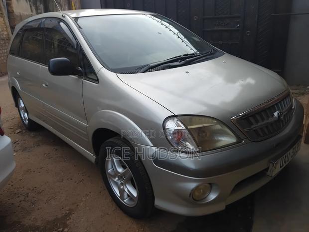 Toyota Nadia 2002