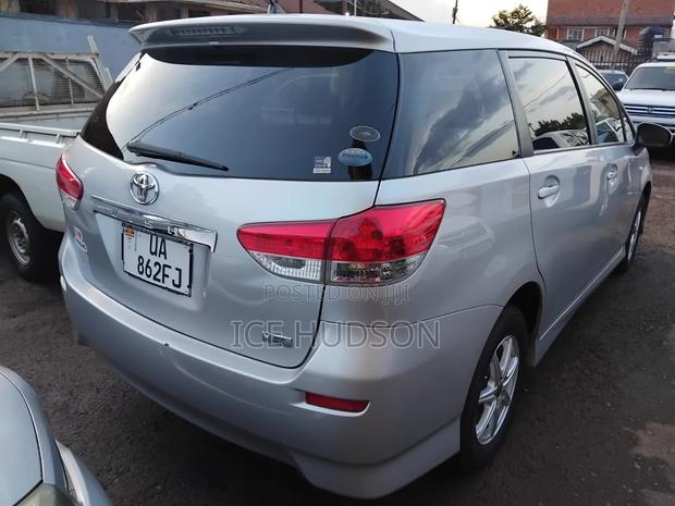Toyota Wish 2011 Gray