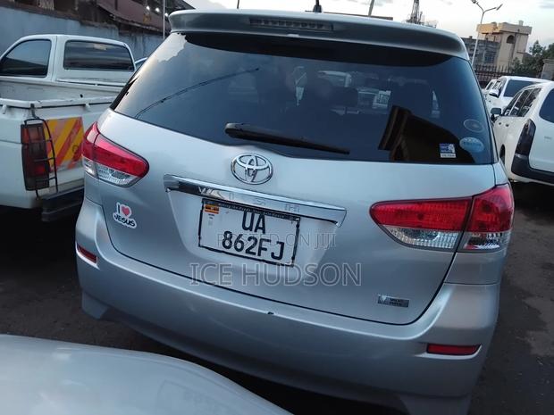 Toyota Wish 2011 Gray
