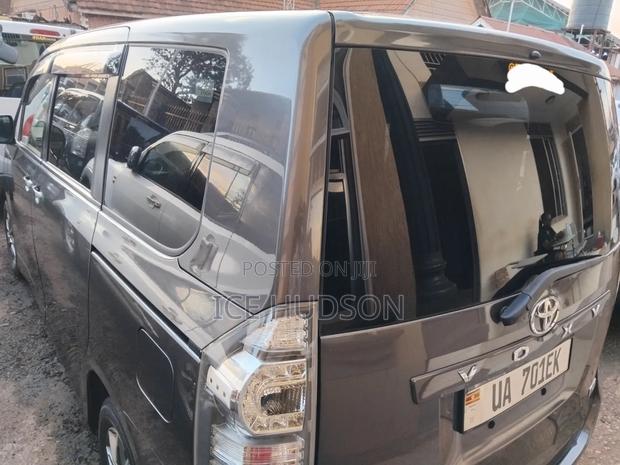 Toyota Voxy 2013 Gray