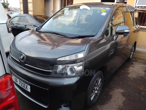 Toyota Voxy 2013 Gray