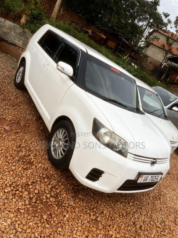 Toyota Corolla Rumion Hatchback 1.8 AWD 2011 White
